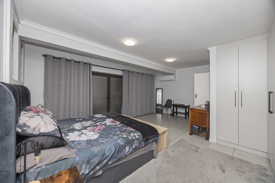 7 Bedroom Property for Sale in Sonstraal Western Cape